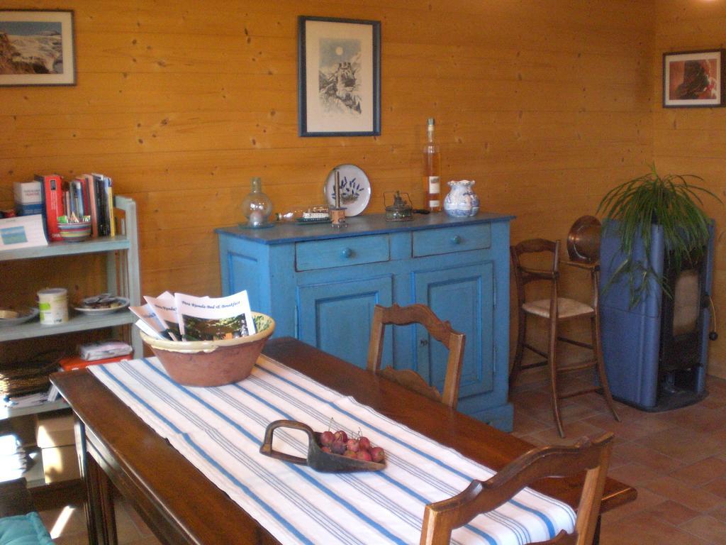 Pera Rionda Bed & Breakfast Caprie ภายนอก รูปภาพ
