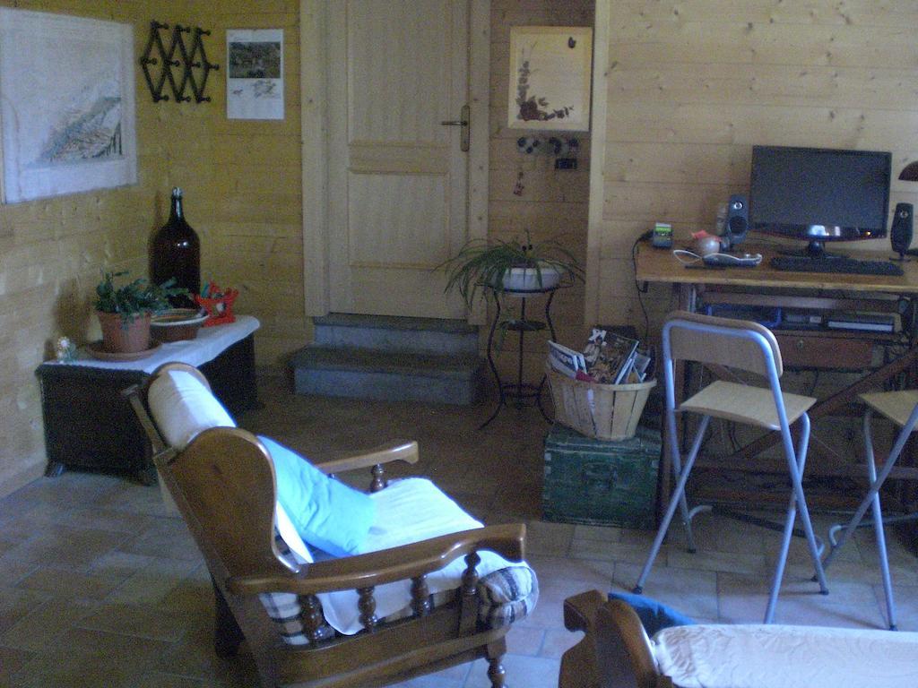 Pera Rionda Bed & Breakfast Caprie ภายนอก รูปภาพ